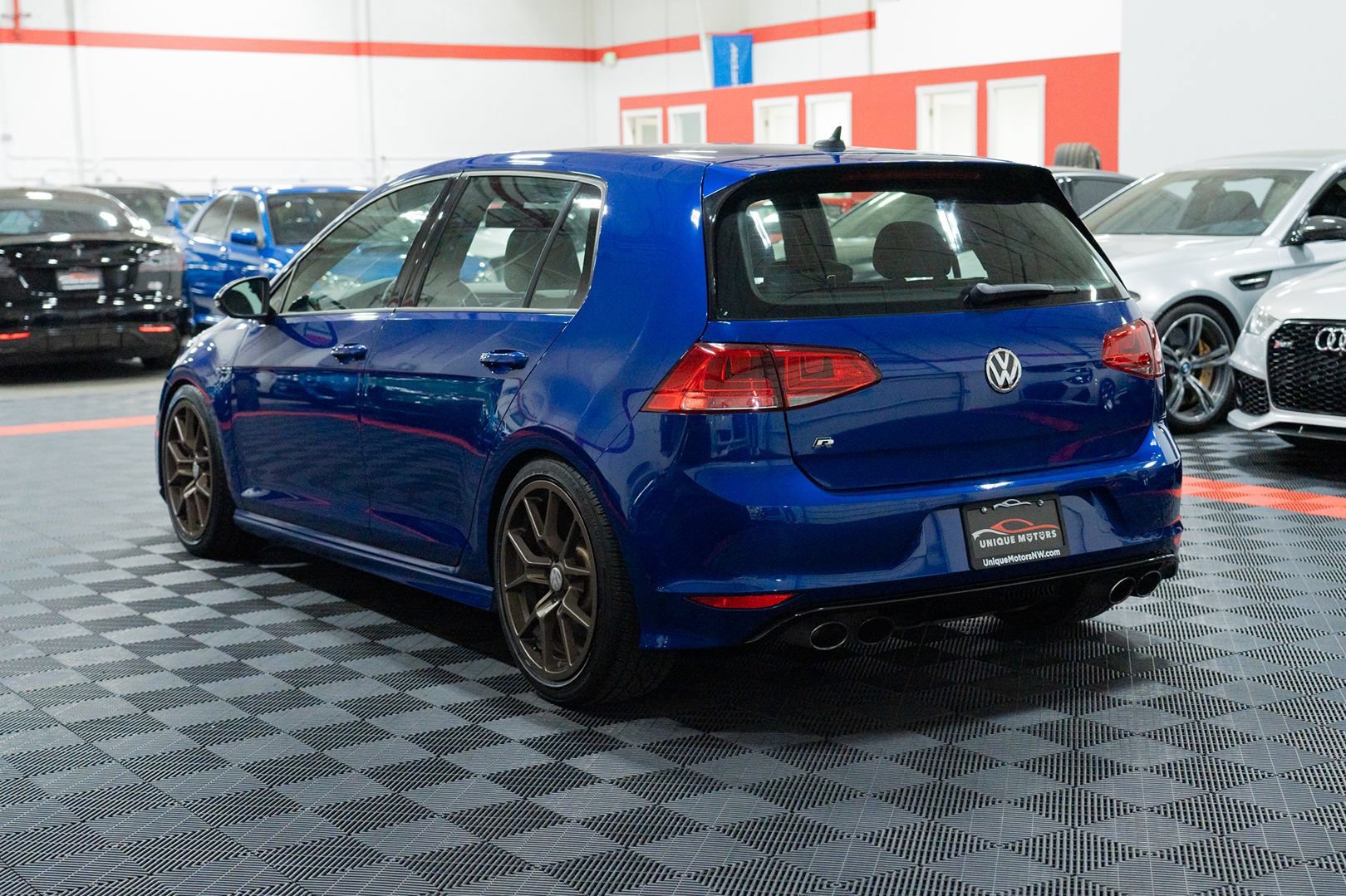 Used 2015 Volkswagen Golf R 4-Door AWD/4WD image 4
