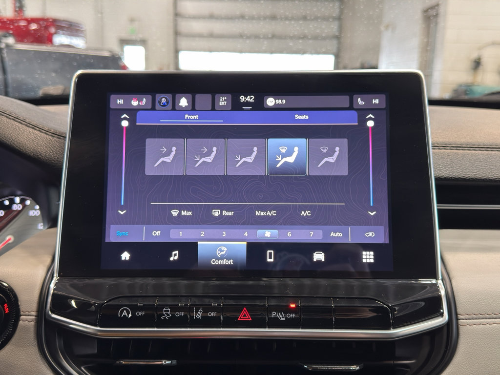 Used 2023 Jeep Compass Limited w/ Sun and Sound Group image 23