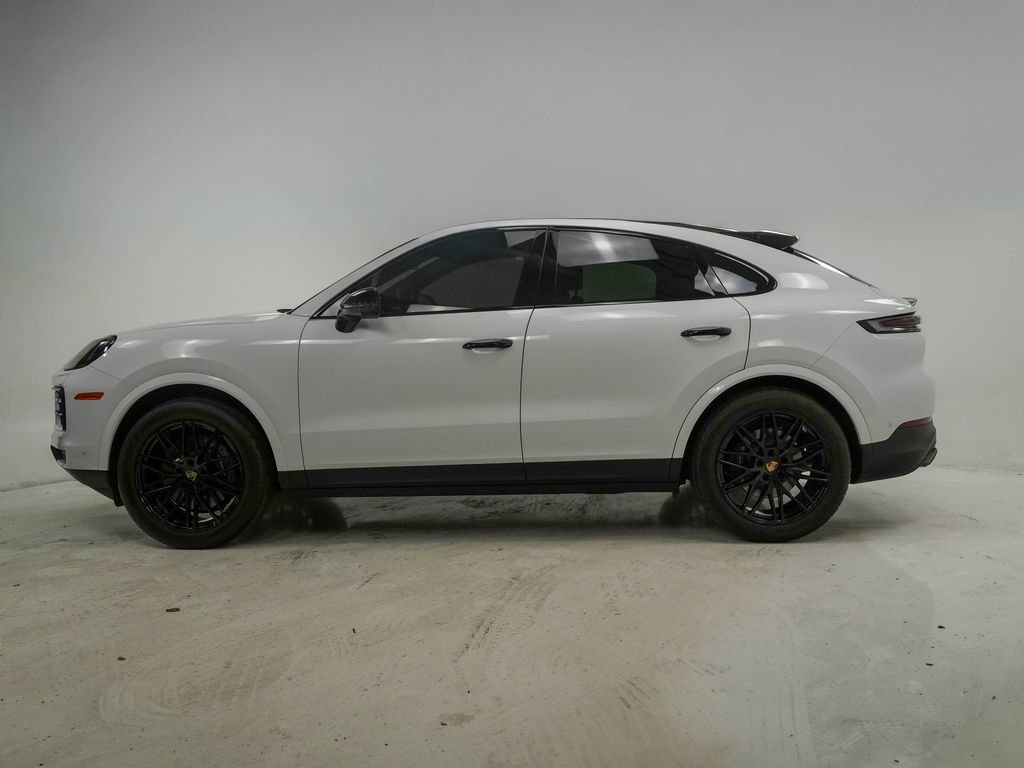 Certified 2024 Porsche Cayenne Coupe AWD/4WD image 2