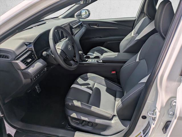 Used 2025 Toyota Camry SE image 11