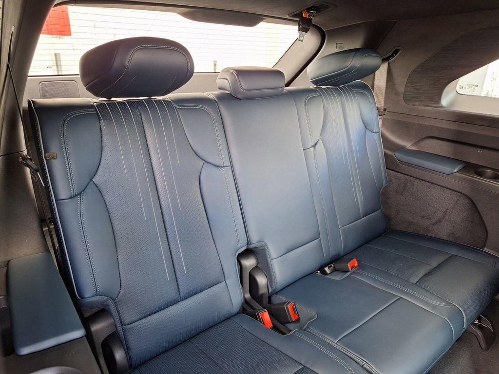 New 2025 Cadillac Escalade IQ Luxury 2 image 31