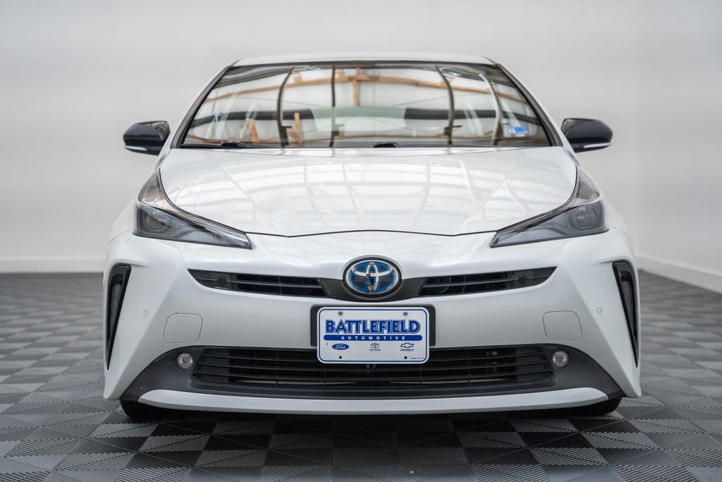 Certified 2021 Toyota Prius FWD image 2