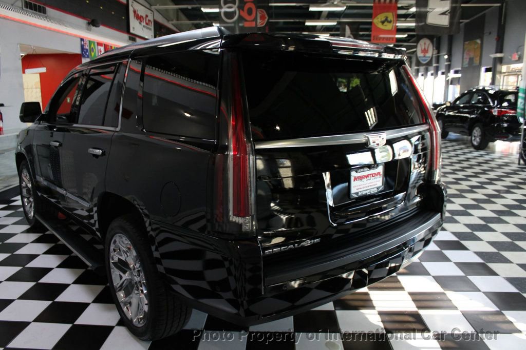 Used 2017 Cadillac Escalade Premium Luxury image 6
