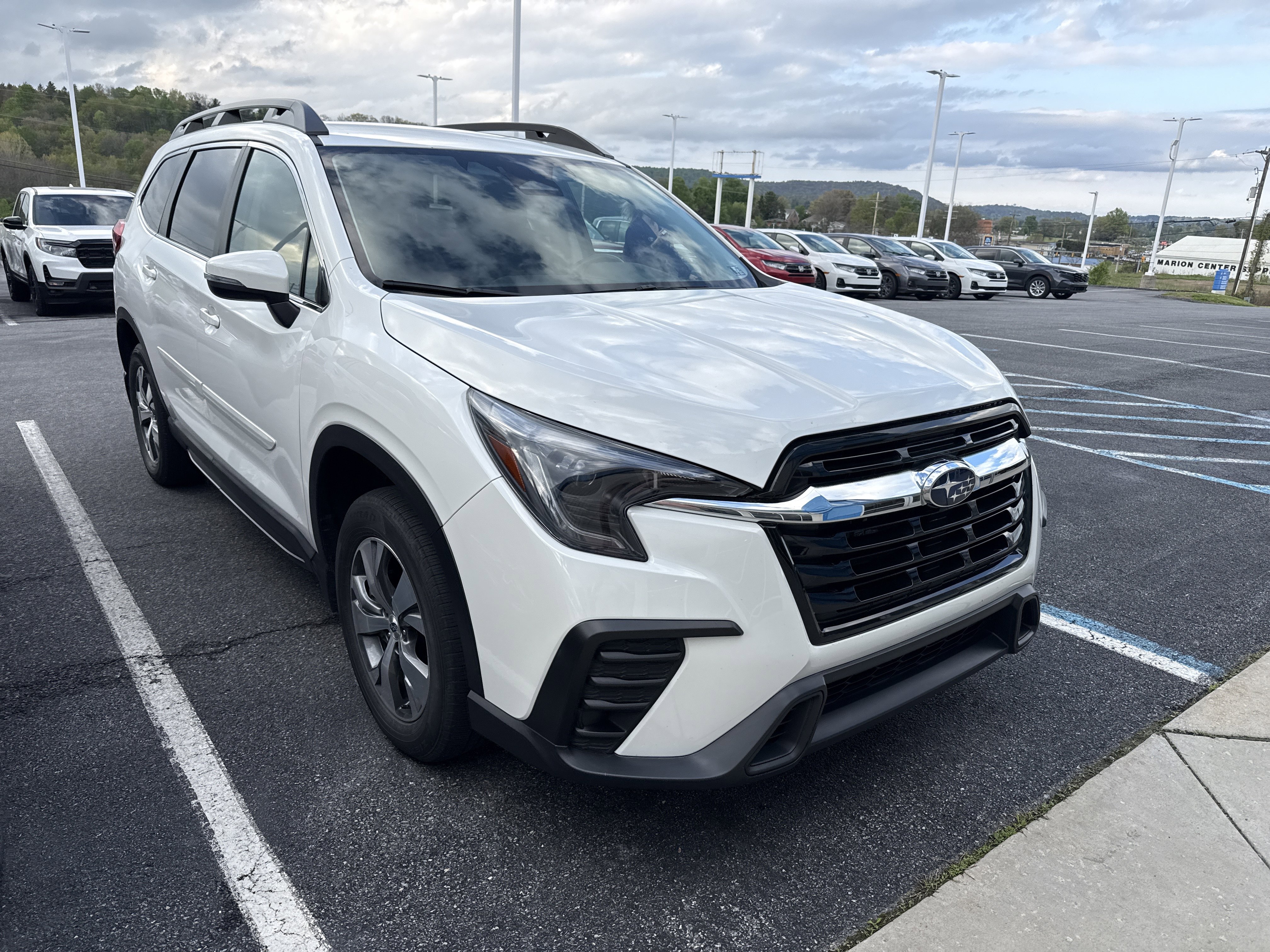 Used 2023 Subaru Ascent Premium AWD/4WD image 1
