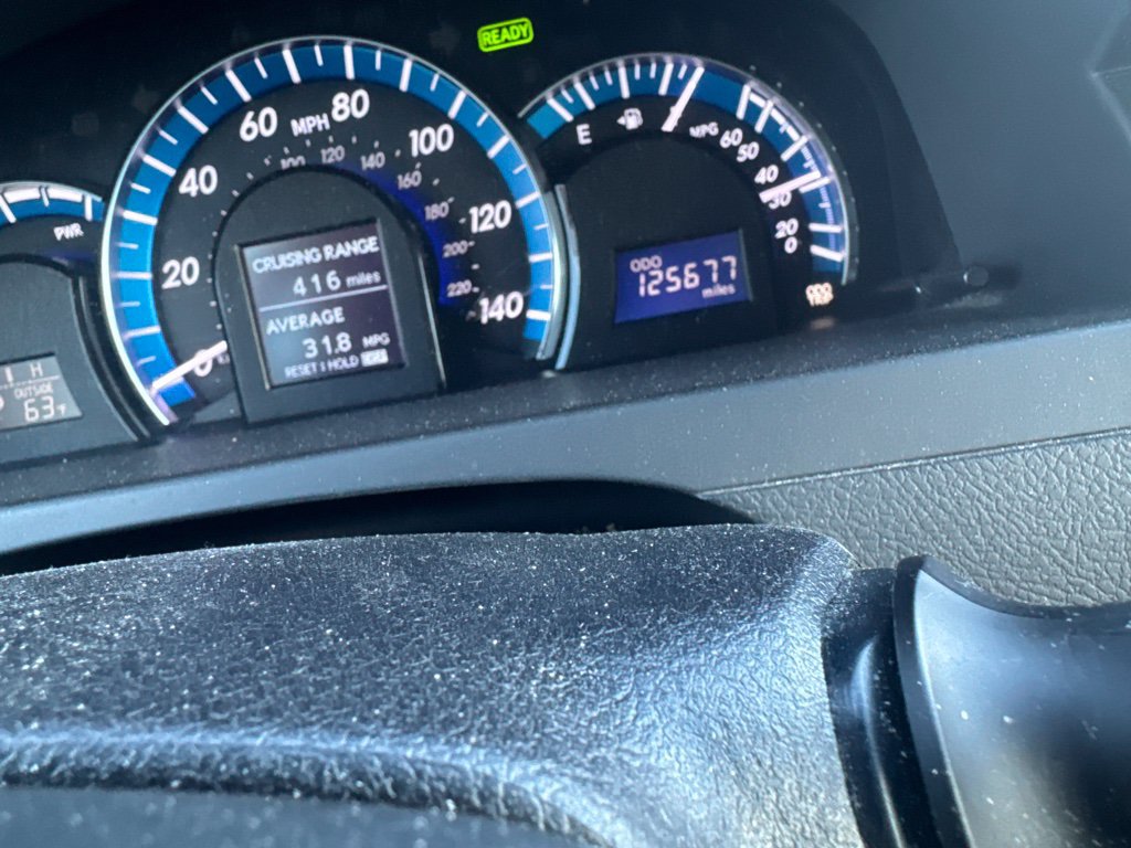 Used 2014 Toyota Camry LE FWD image 12