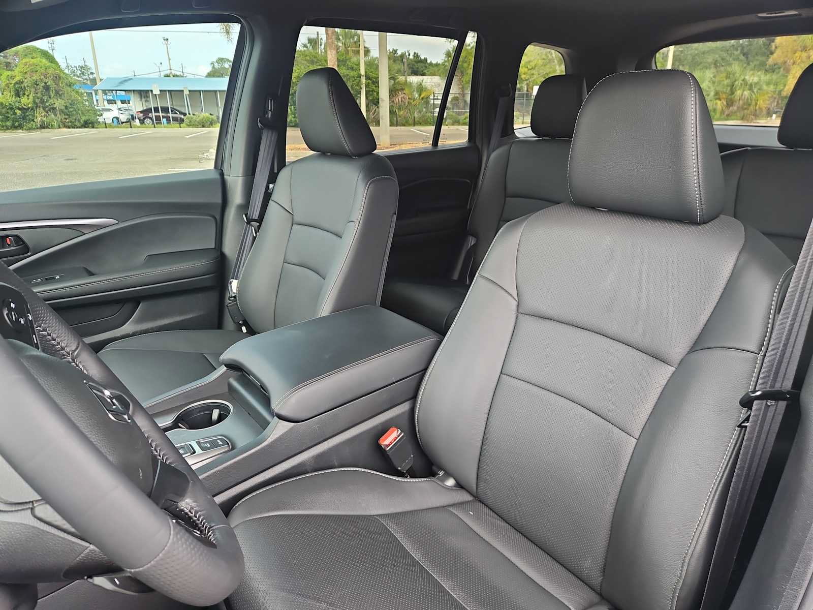 Used 2025 Honda Passport EX-L image 13