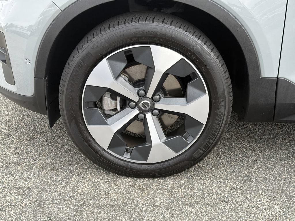 Certified 2024 Volvo XC40 B5 Plus w/ Climate Package AWD/4WD image 10