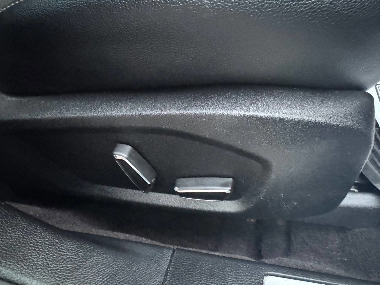 Used 2020 Ford Fusion Titanium image 34