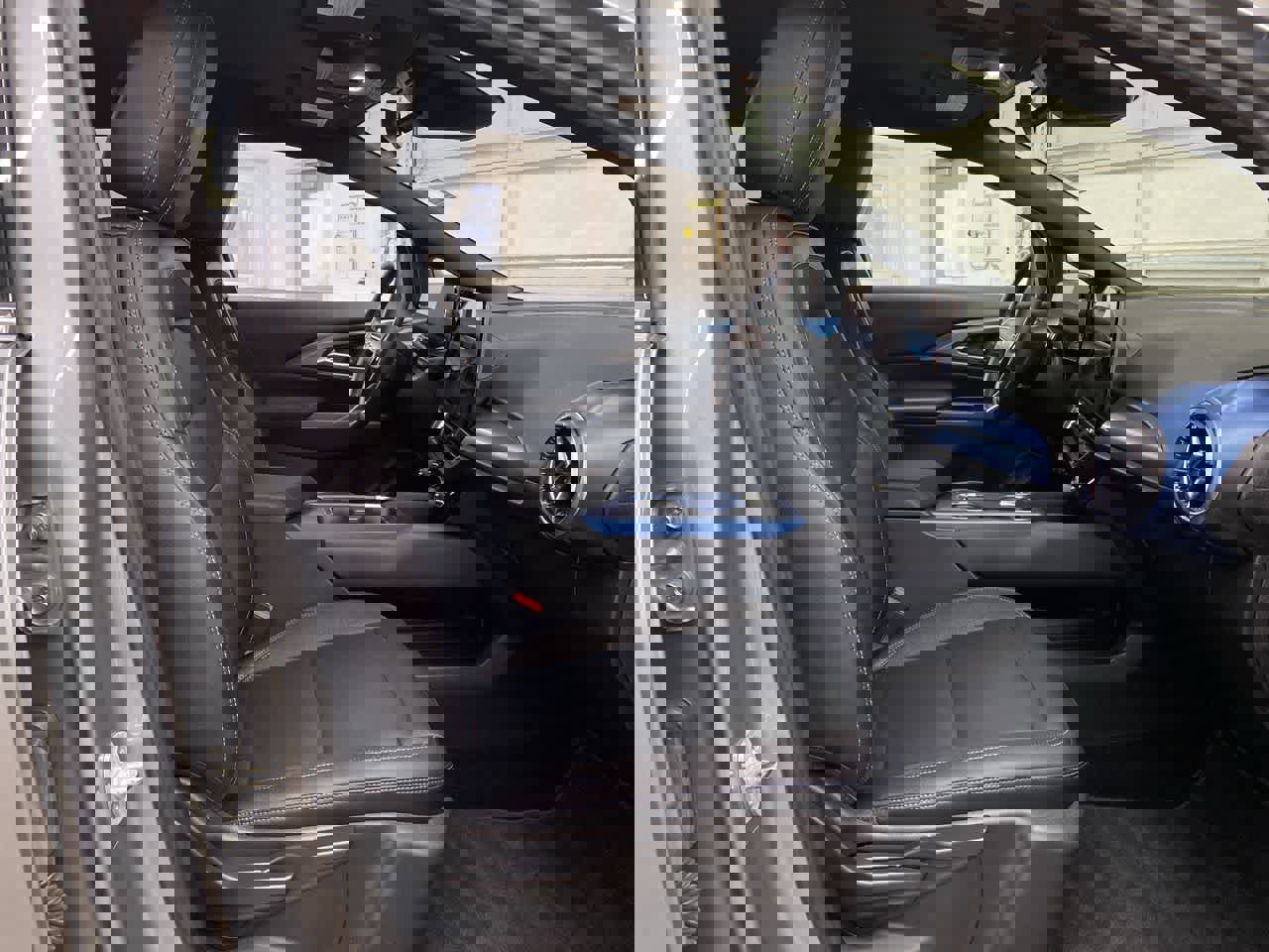 Used 2025 Chevrolet Equinox EV LT w/ Convenience Package image 18