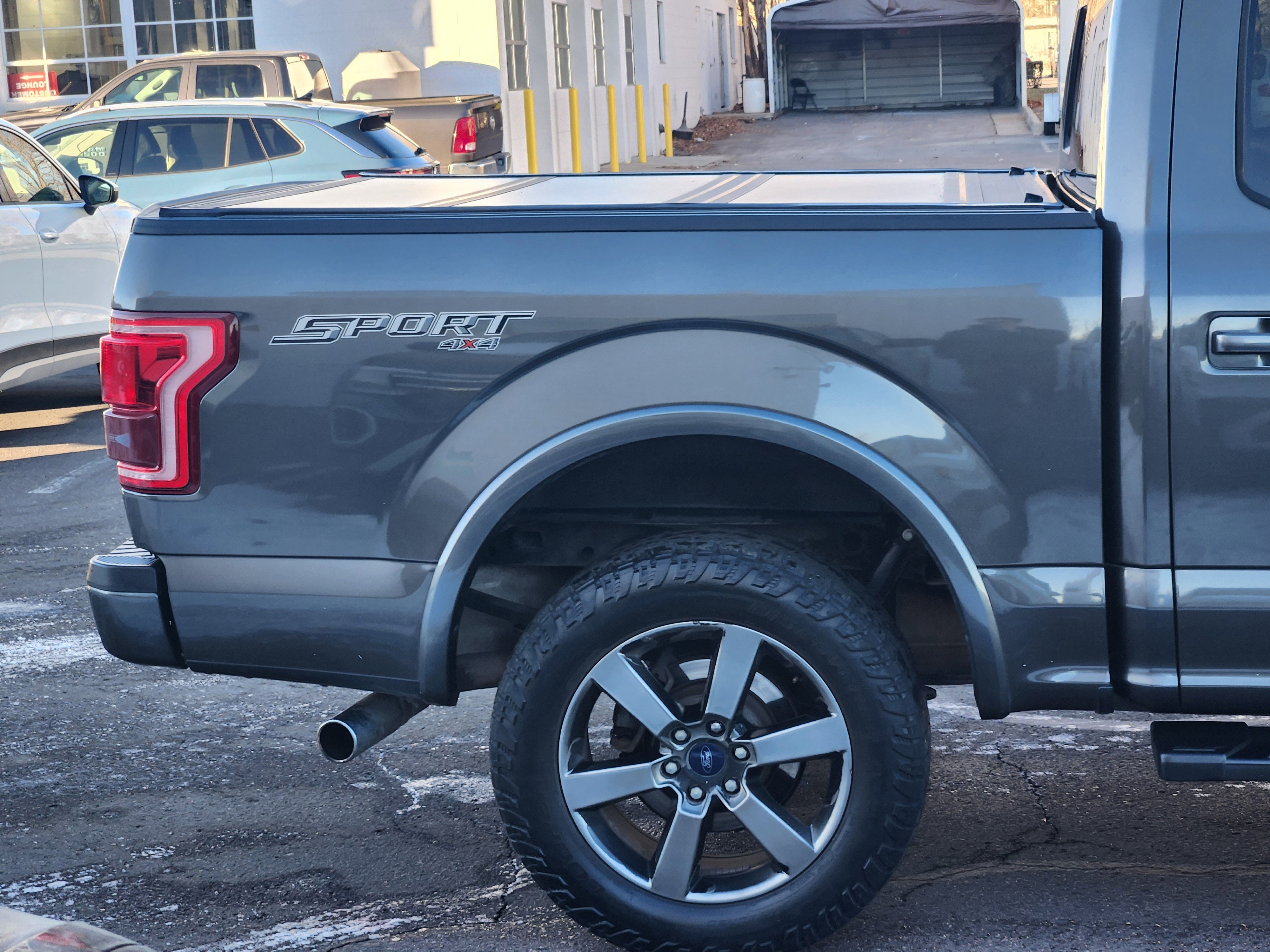 Used 2017 Ford F150 Lariat w/ Equipment Group 502A Luxury image 6