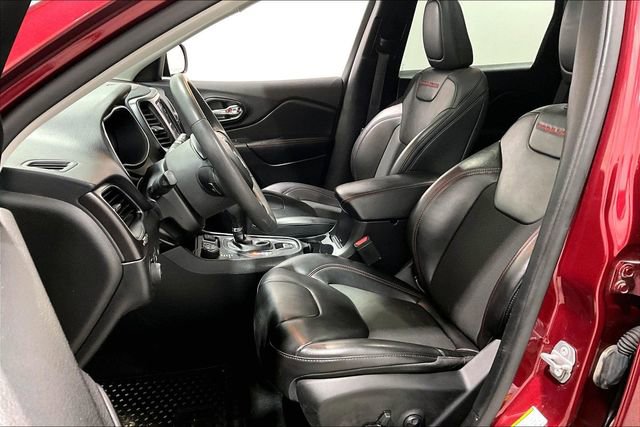 Used 2021 Jeep Cherokee Trailhawk w/ Sun & Sound Group image 21