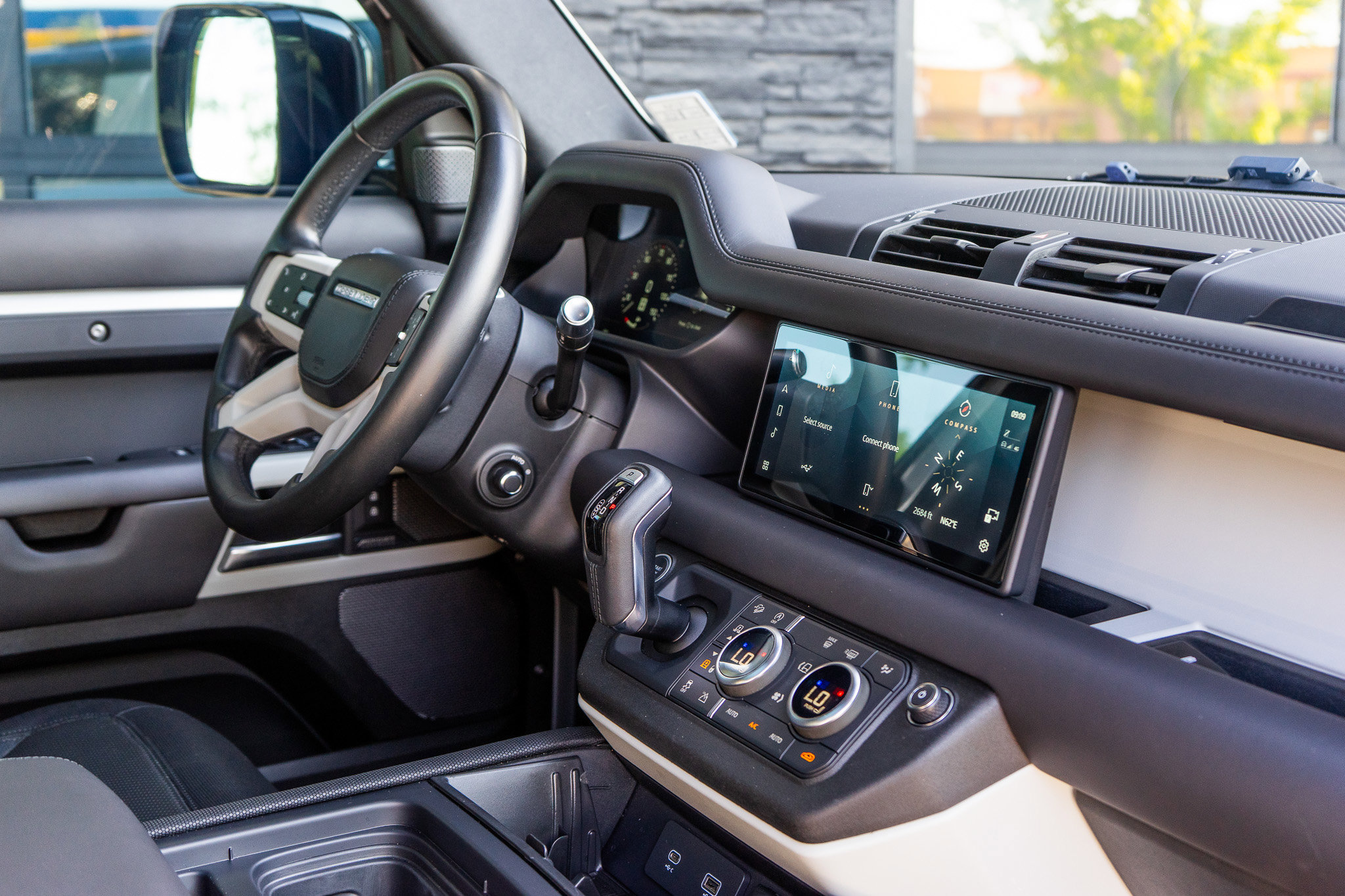 Used 2021 Land Rover Defender 110 X-Dynamic HSE image 52