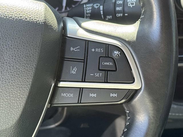 Used 2022 Toyota Highlander XLE image 30