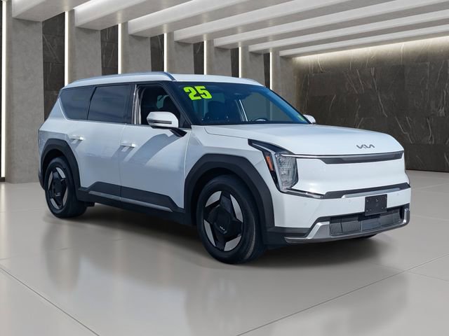 Used 2025 Kia EV9 Wind image 8