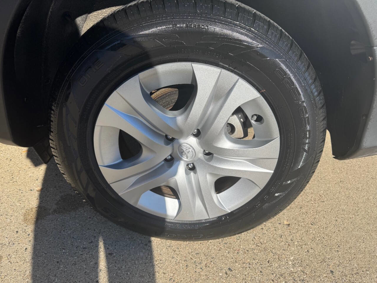 Used 2014 Toyota RAV4 LE image 32