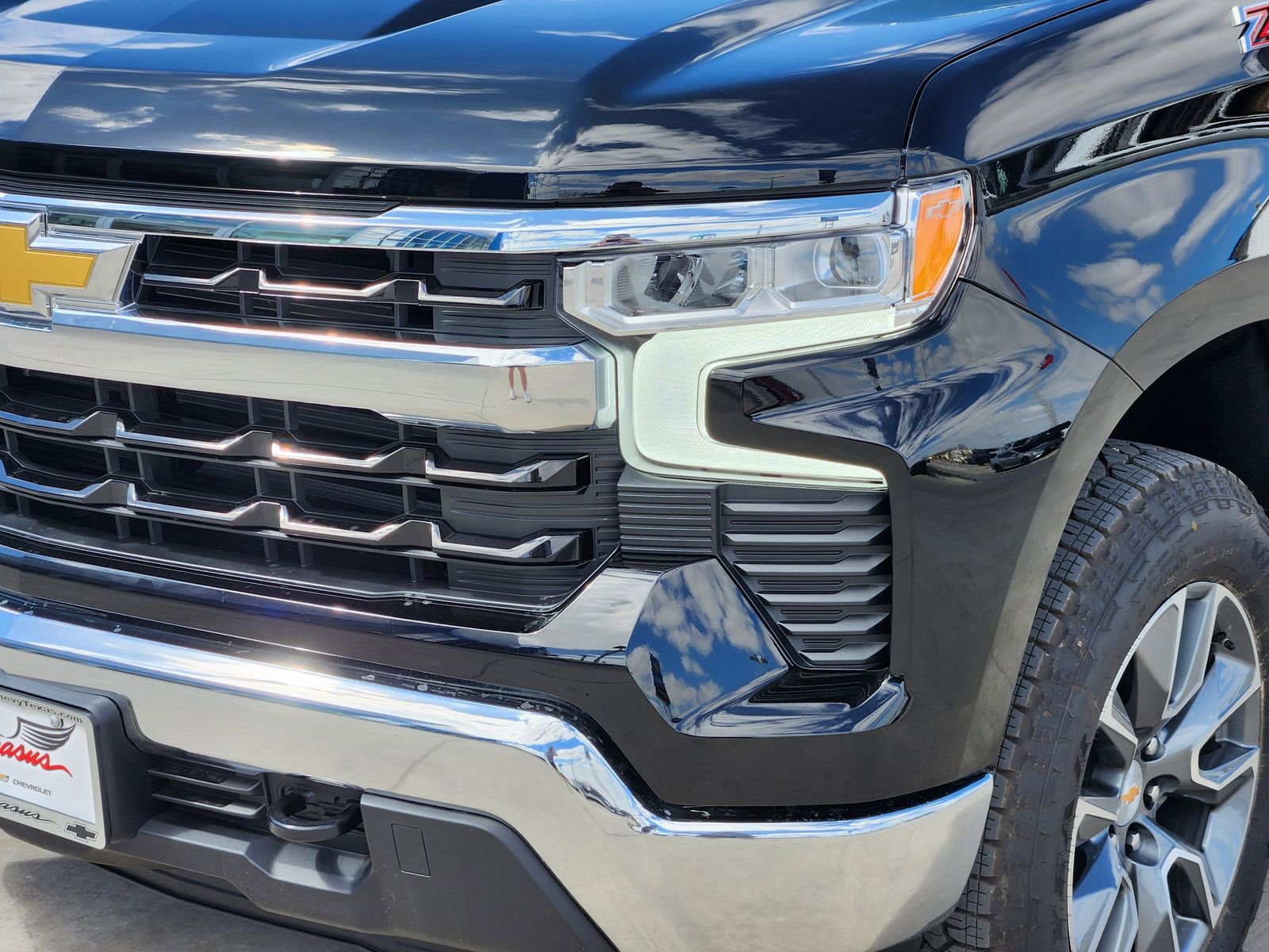 New 2026 Chevrolet Silverado 1500 LT w/ Texas Edition Plus AWD/4WD image 9