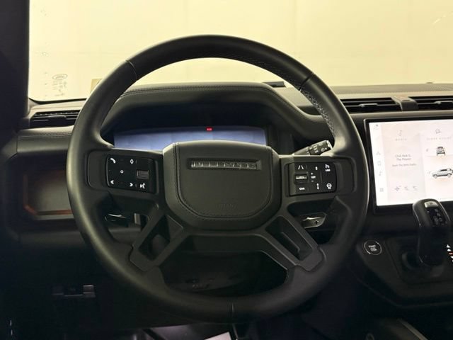 Certified 2025 Land Rover Defender 110 V8 AWD/4WD image 27