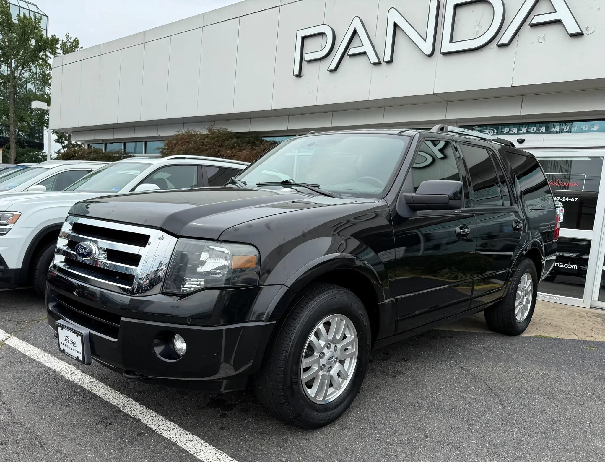Used 2012 Ford Expedition Limited AWD/4WD image 3