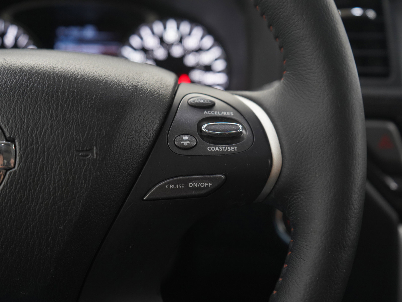 Used 2020 Nissan Pathfinder SL AWD/4WD image 20