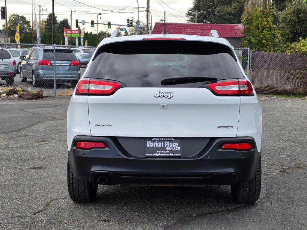 Used 2018 Jeep Cherokee Latitude w/ Safety Group AWD/4WD image 6