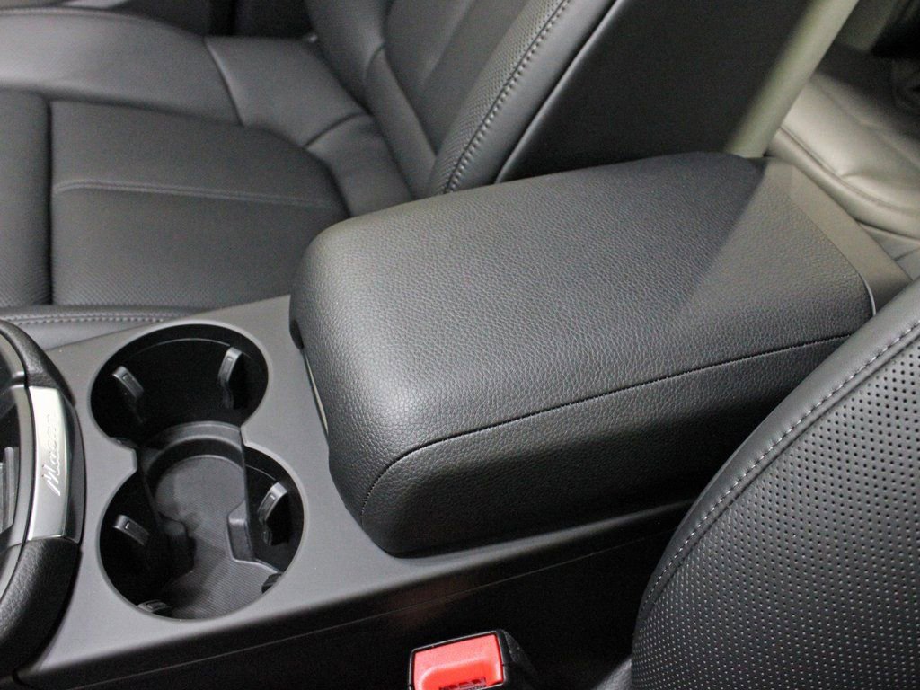 Certified 2025 Porsche Macan image 31