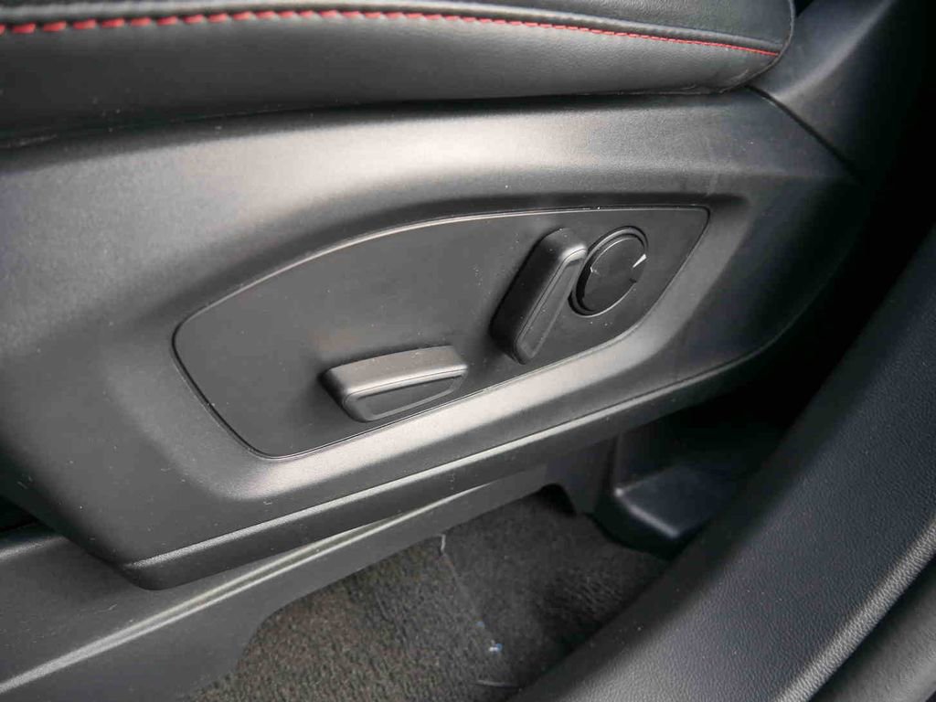 Used 2025 Ford Explorer ST-Line image 27