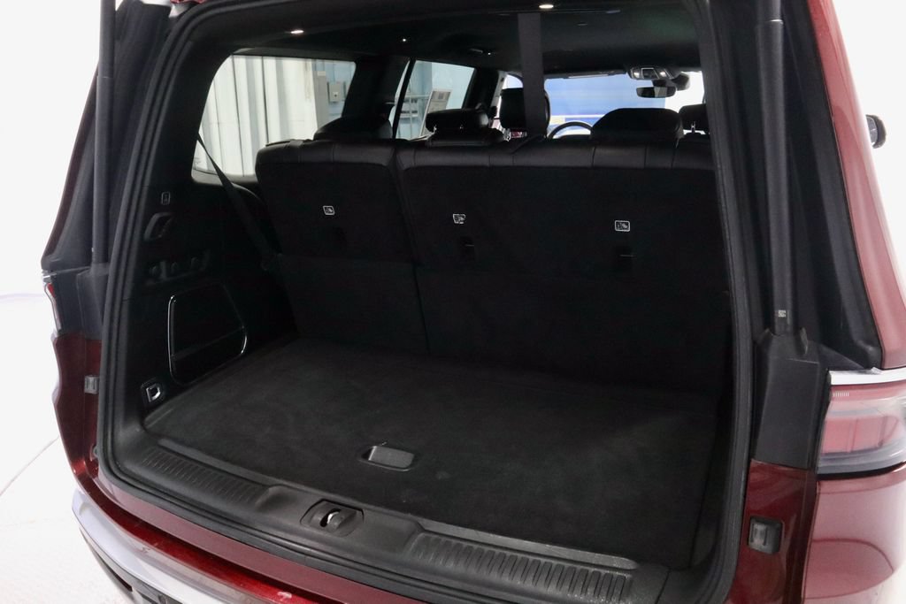 Used 2022 Jeep Wagoneer Series III w/ Flexible Seating Group AWD/4WD image 15