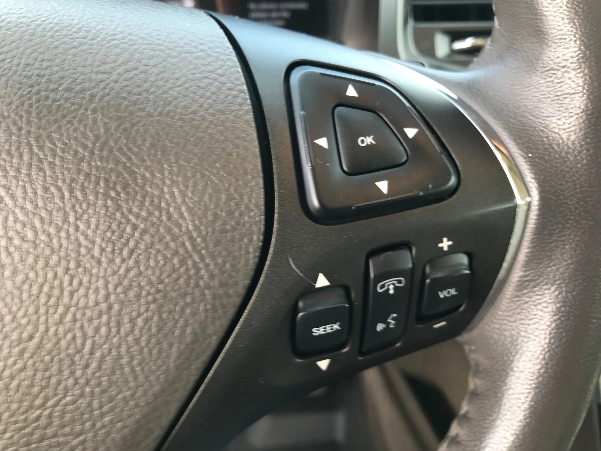 Used 2013 Lincoln MKS Sedan 4D image 16