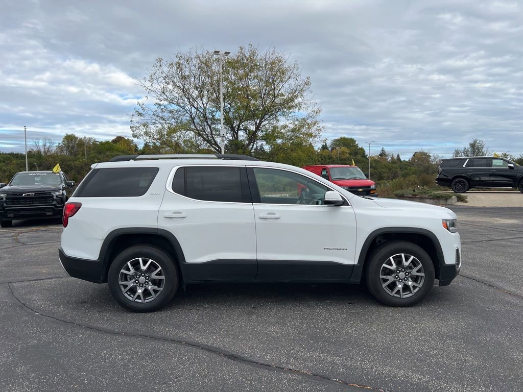 Used 2023 GMC Acadia SLT image 3