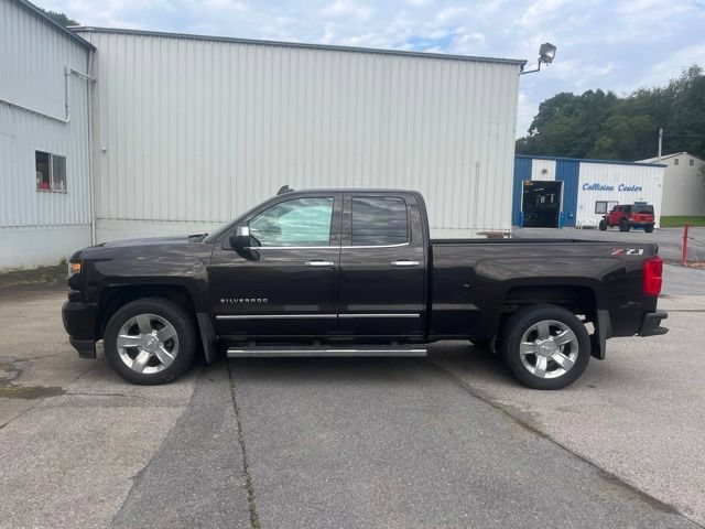 Used 2018 Chevrolet Silverado 1500 LTZ Z71 w/ LTZ Plus Package AWD/4WD image 9