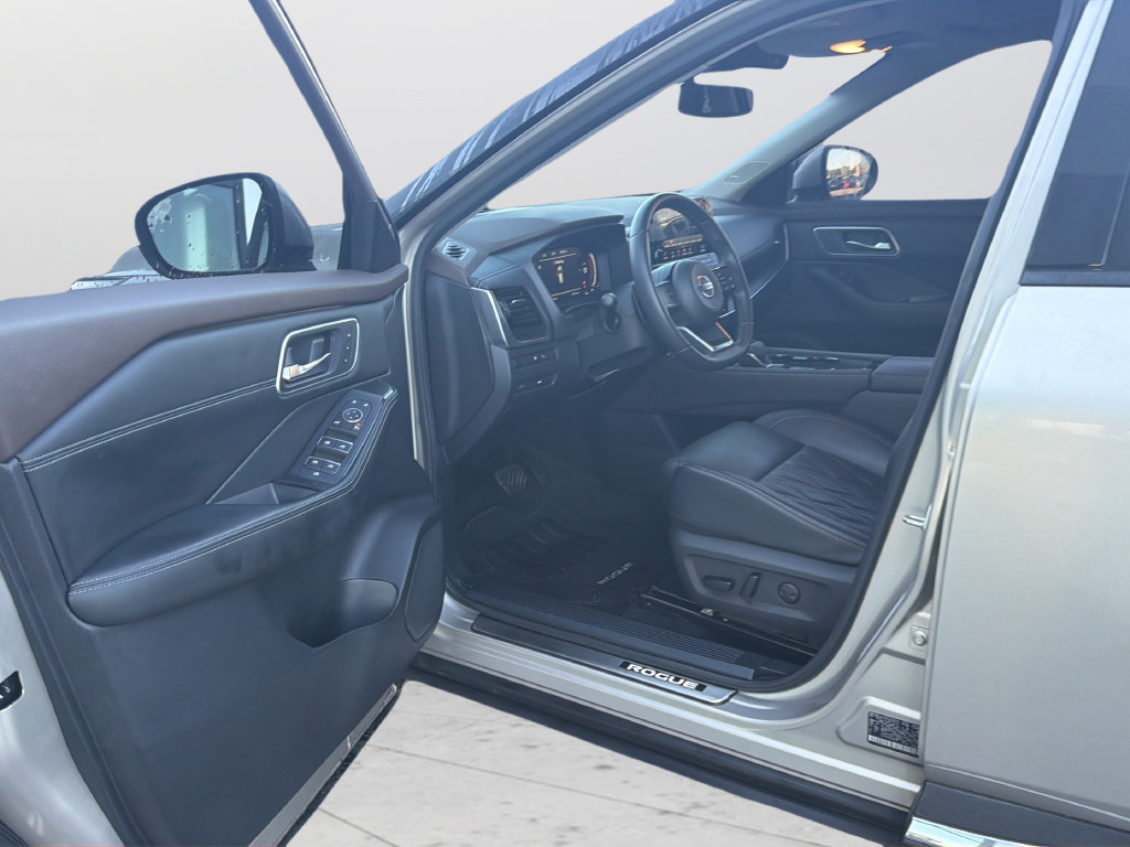 Certified 2021 Nissan Rogue Platinum FWD image 19