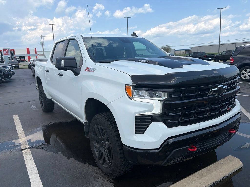 Used 2024 Chevrolet Silverado 1500 LT Trail Boss w/ LT Trail Boss Premium Package AWD/4WD image 4