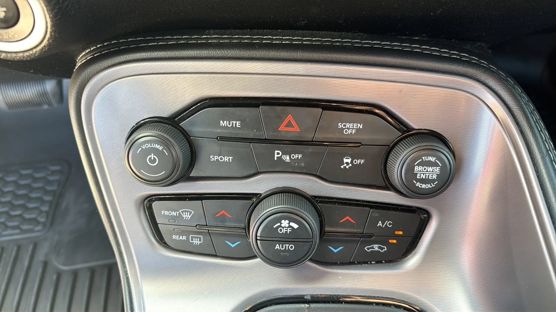 Used 2023 Dodge Challenger R/T RWD image 15