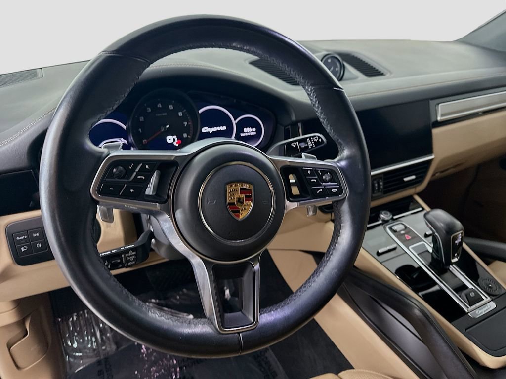 Certified 2022 Porsche Cayenne Platinum Edition image 12