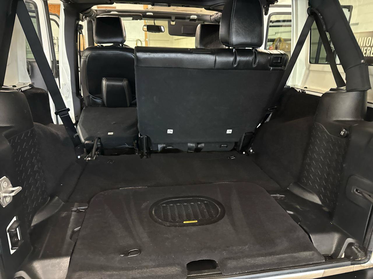 Used 2016 Jeep Wrangler Unlimited Rubicon AWD/4WD image 40