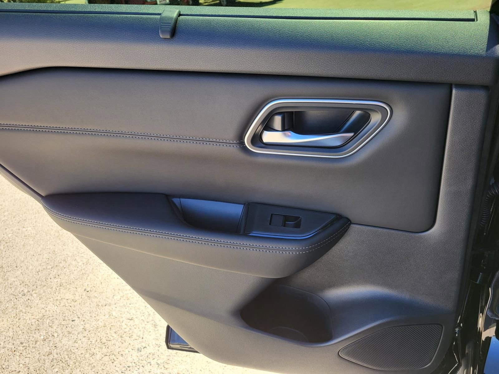 New 2026 Nissan Rogue Platinum image 17