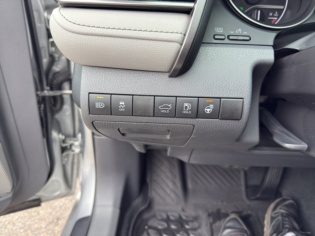 Used 2022 Toyota Camry XSE w/ Navigation Upgrade Package image 12