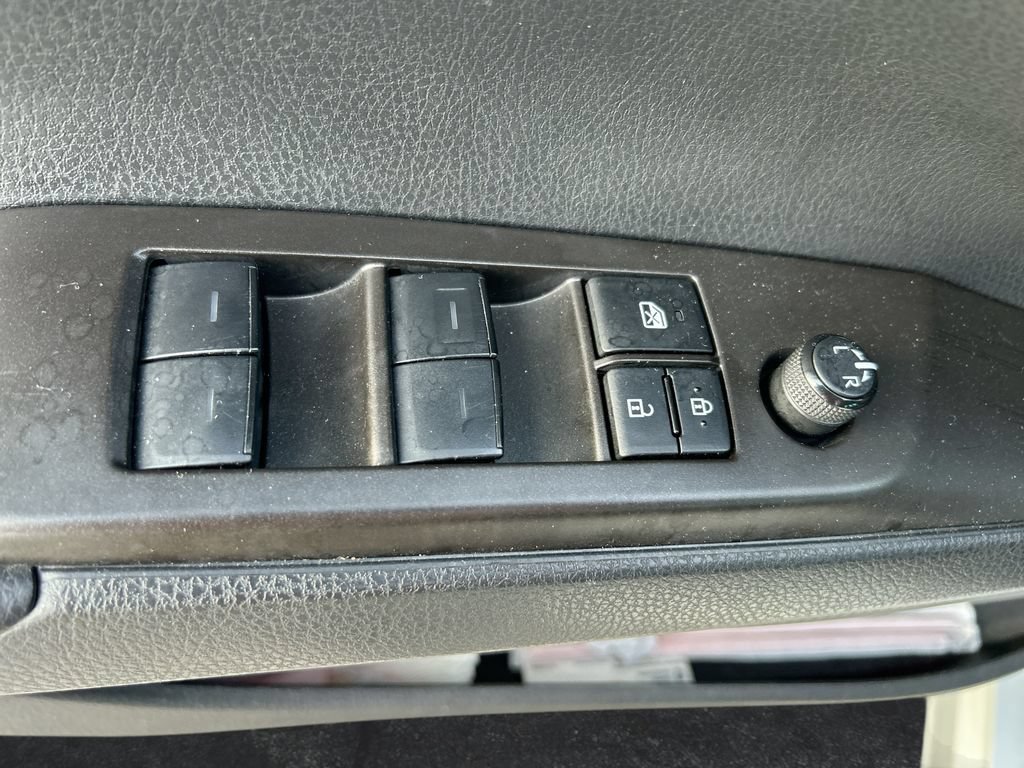 Used 2023 Toyota Camry SE w/ Convenience Package FWD image 13