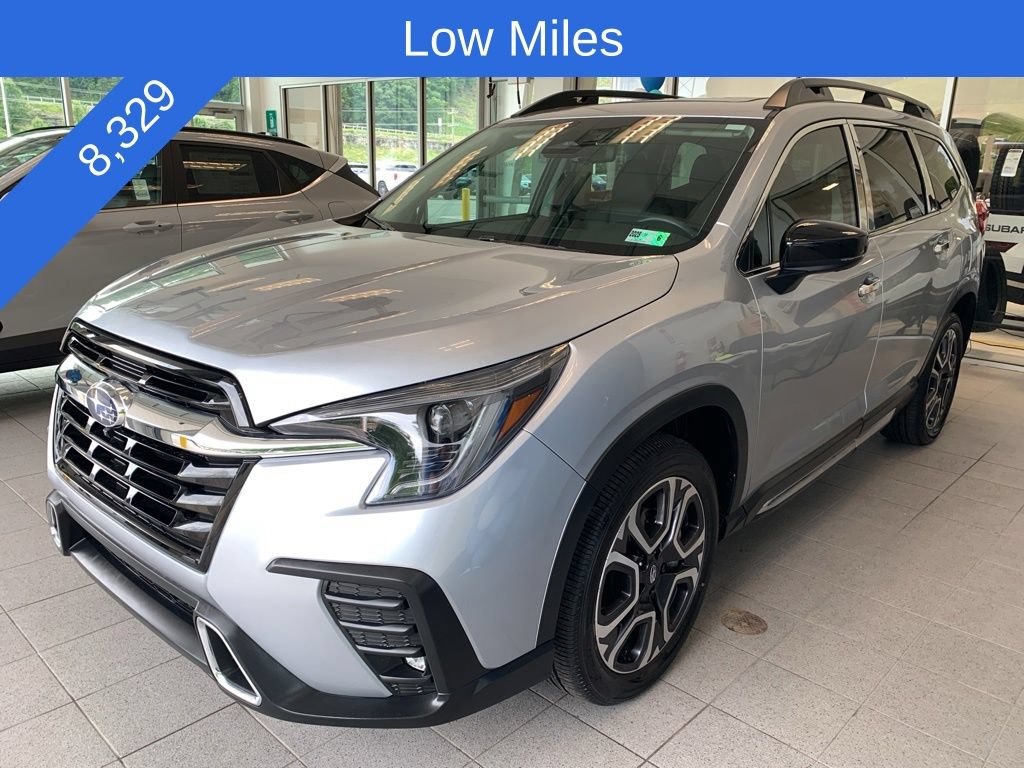 Used 2025 Subaru Ascent Touring AWD/4WD image 2