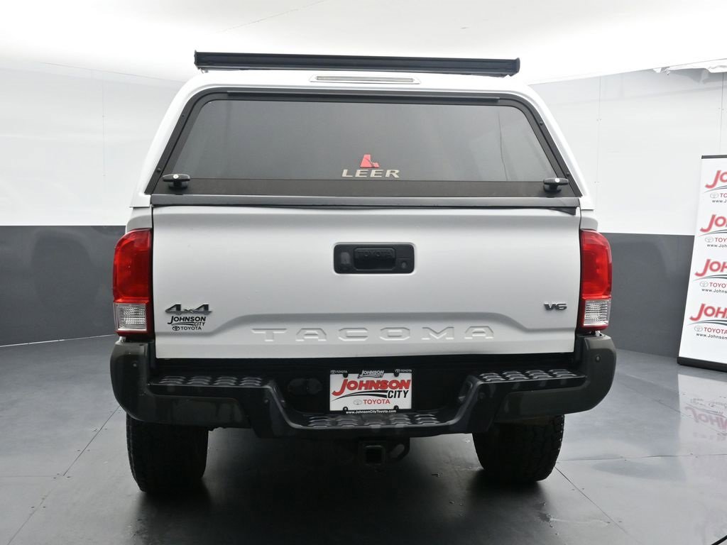 Used 2017 Toyota Tacoma SR5 w/ Tow Package image 8