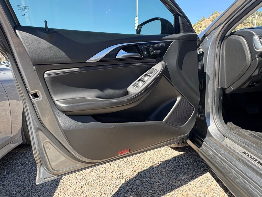 Used 2019 INFINITI QX30 Premium w/ Navigation Package image 14