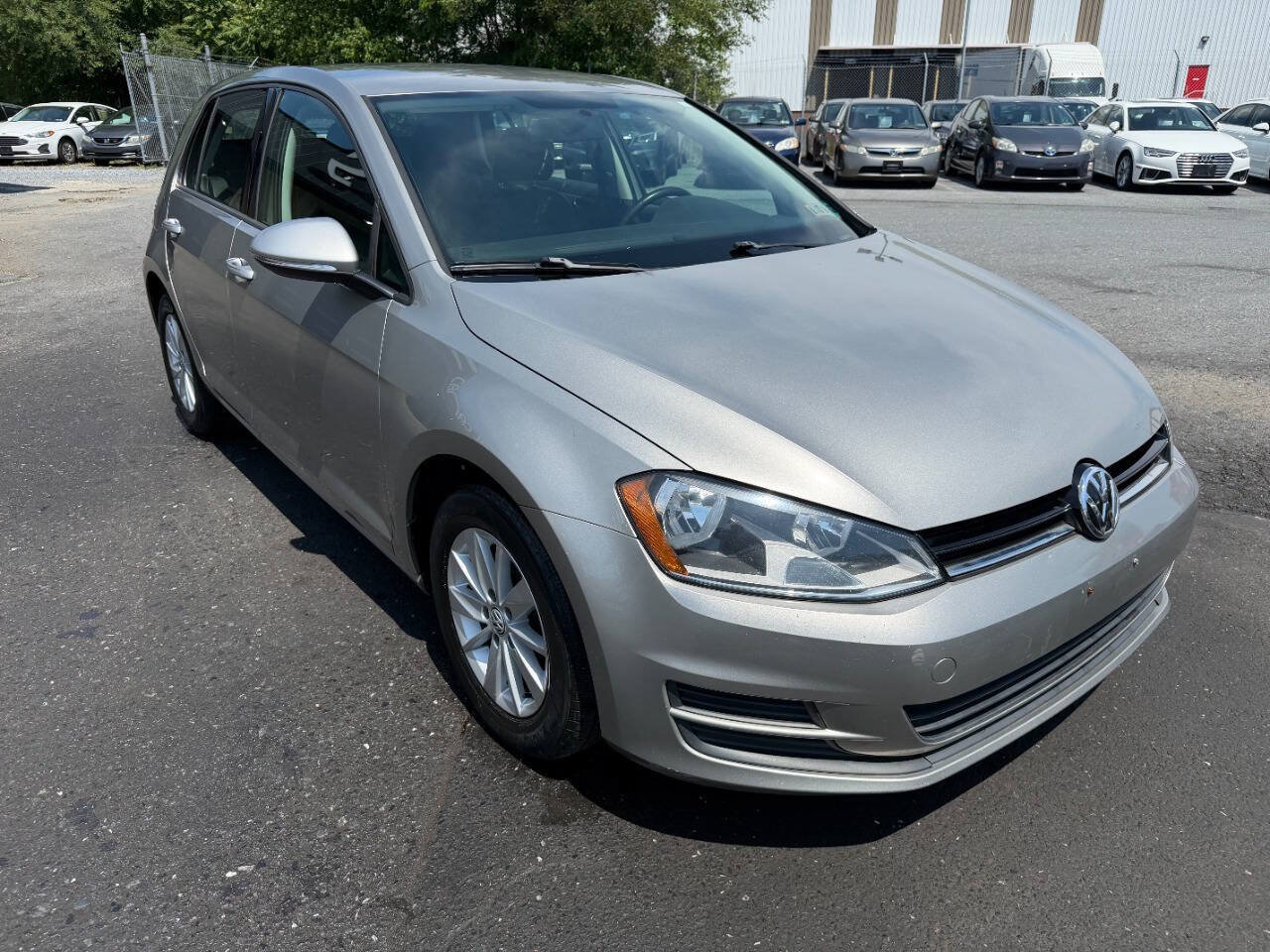 Used 2015 Volkswagen Golf S FWD image 5