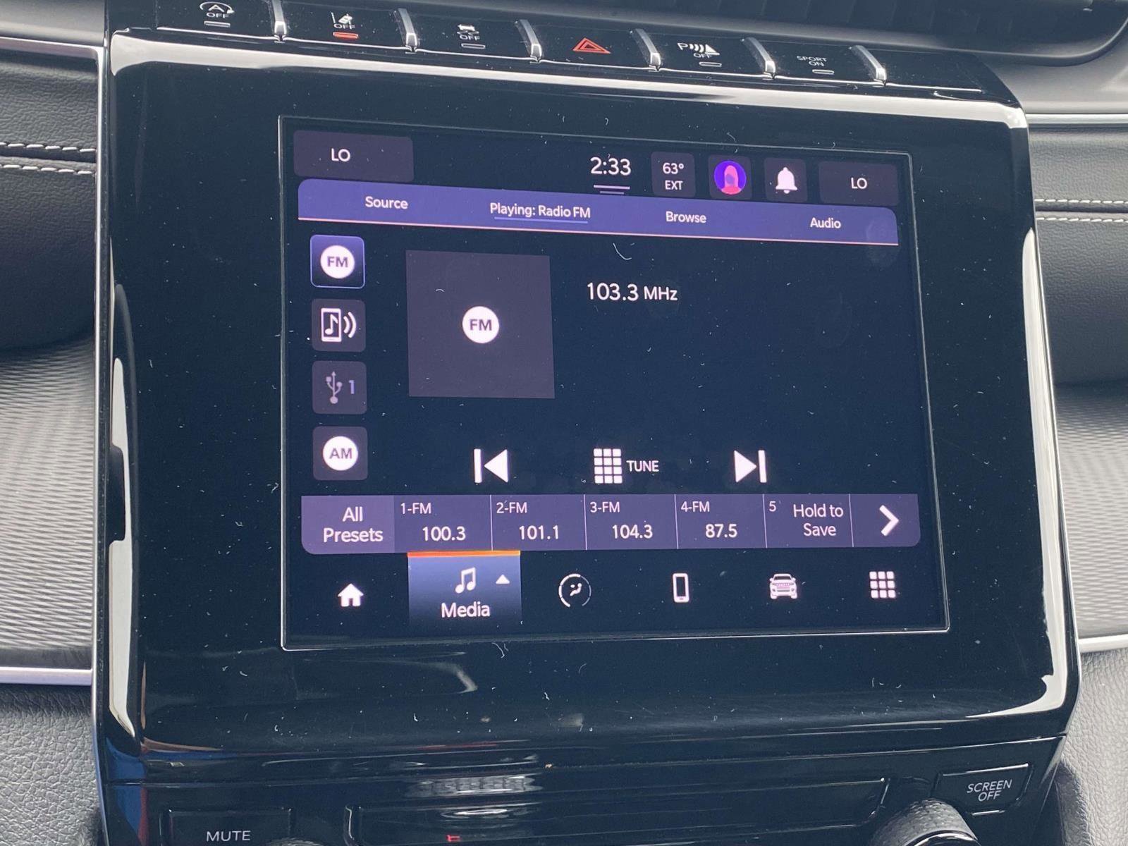 Certified 2024 Jeep Grand Cherokee Laredo X image 10