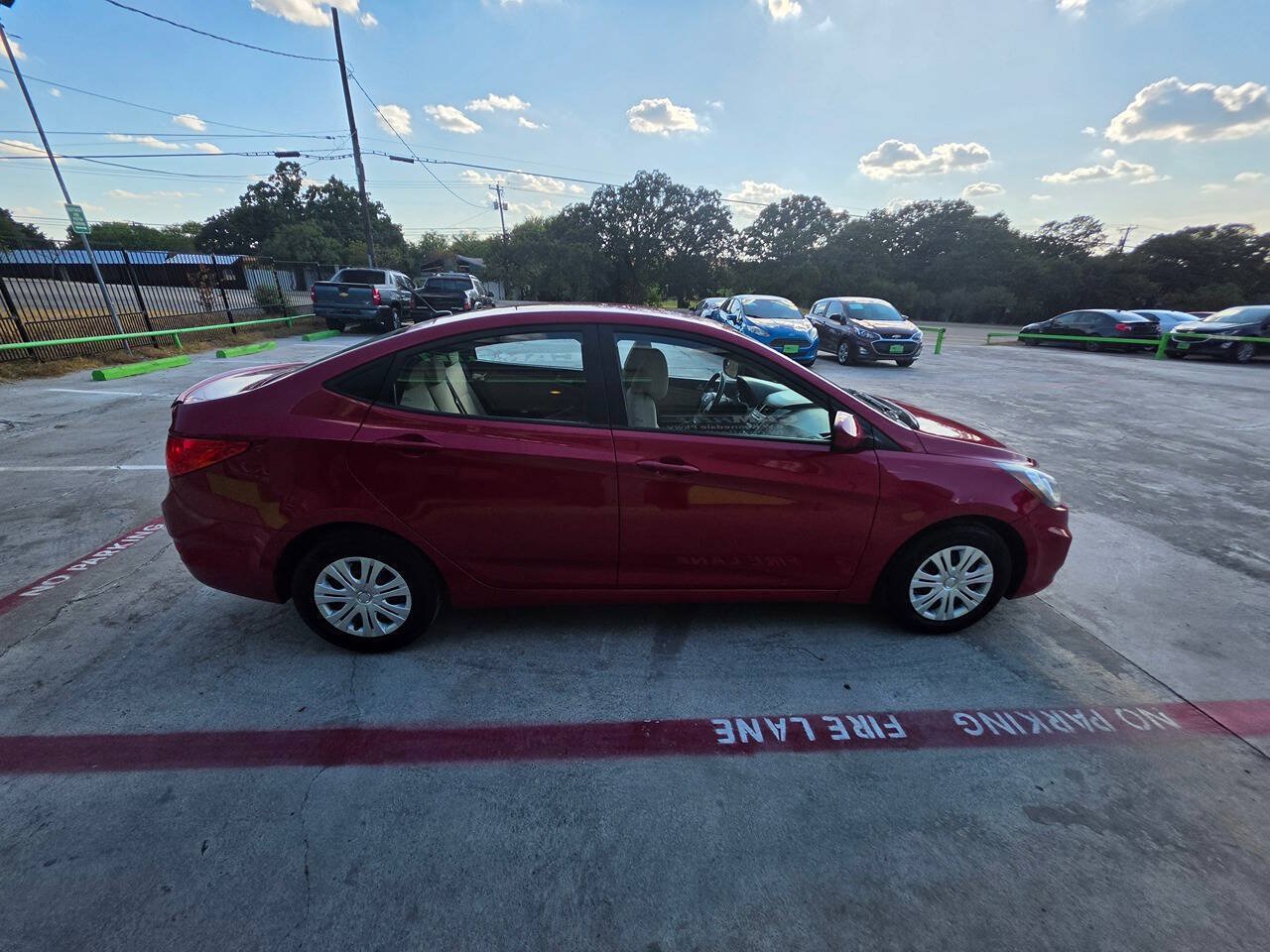 Used 2014 Hyundai Accent GLS FWD image 16