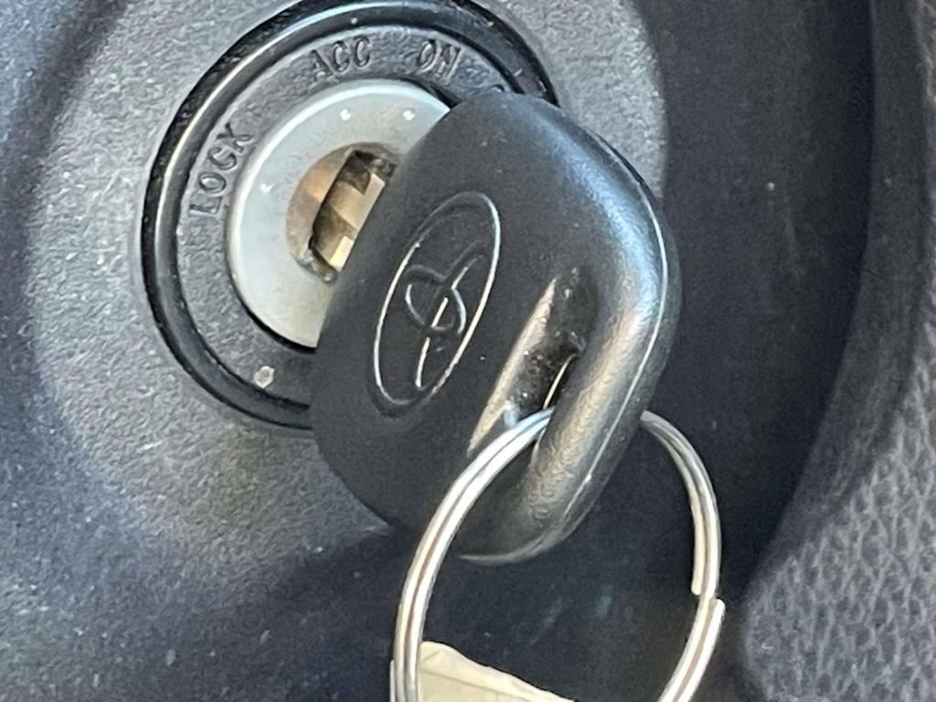 Used 2016 Toyota Corolla image 29