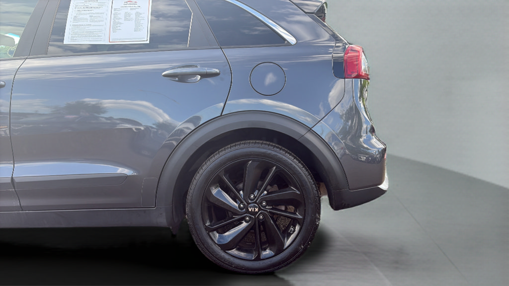Used 2019 Kia Niro S Touring FWD image 29