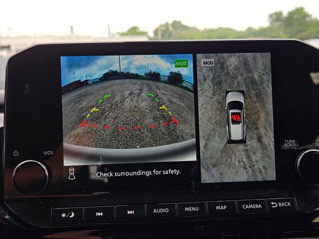 Used 2024 Nissan Pathfinder SL image 14