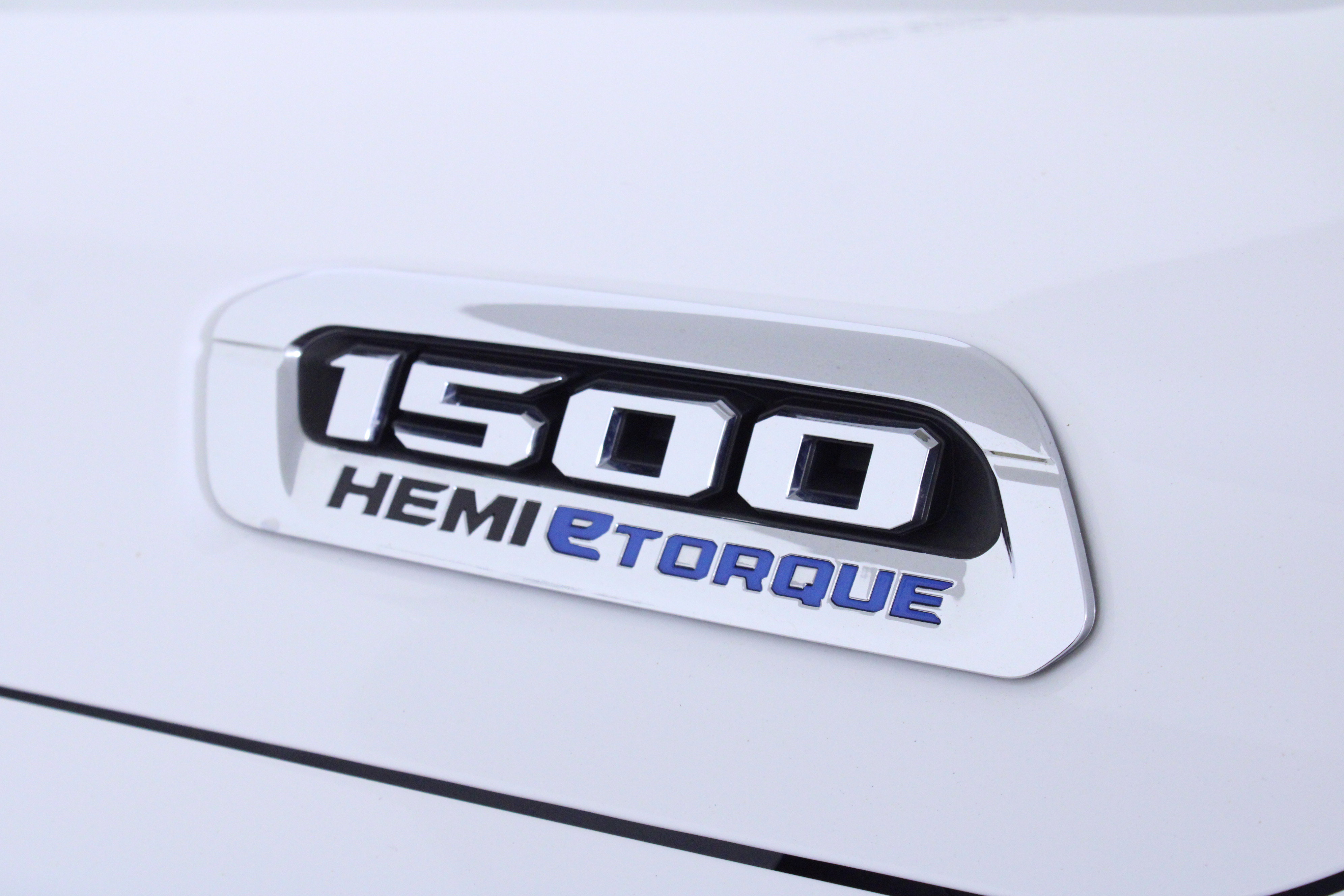 Used 2023 RAM 1500 Limited w/ Body Color Bumper Group image 13