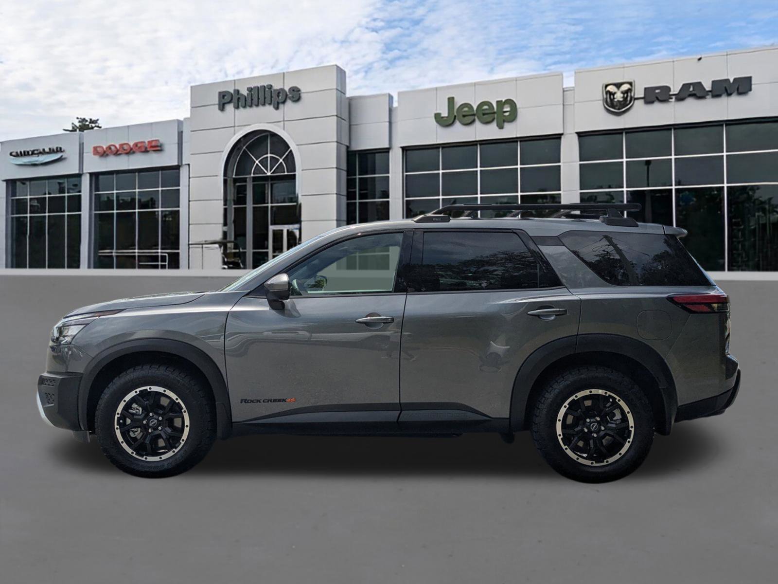 Used 2025 Nissan Pathfinder Rock Creek image 6