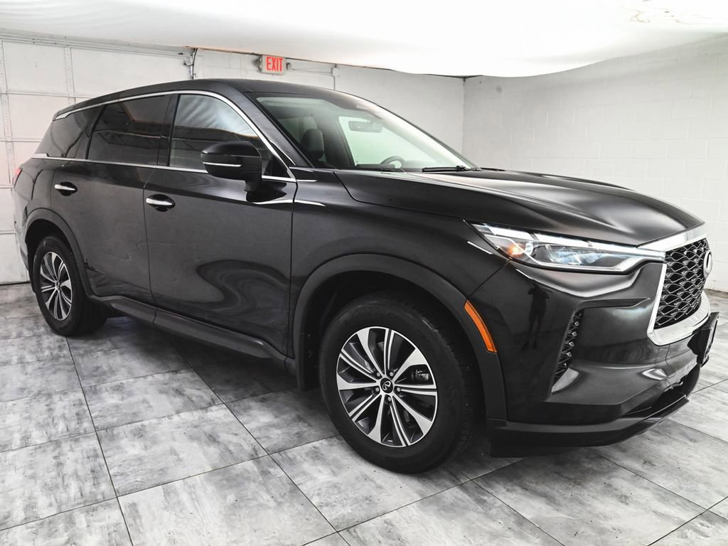 Used 2023 INFINITI QX60 Pure AWD/4WD image 3